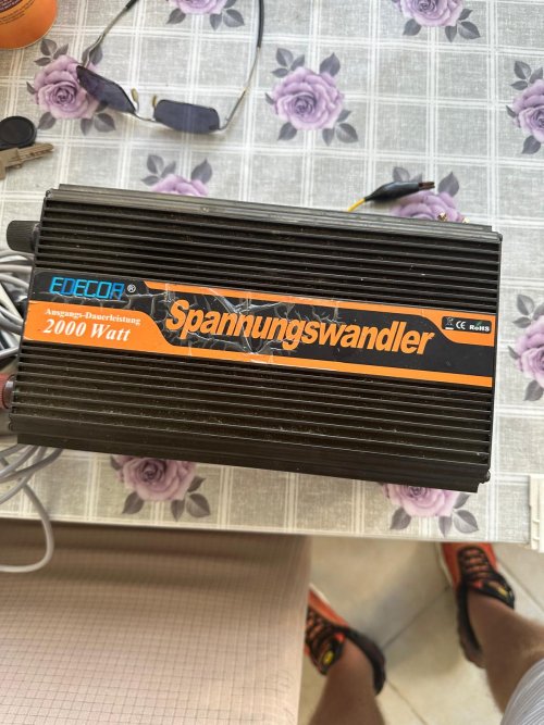 Spannungswandler 12V auf 230V